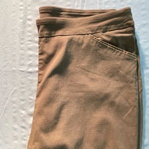 Time and True  XL (16-18) capri’s elastic waist